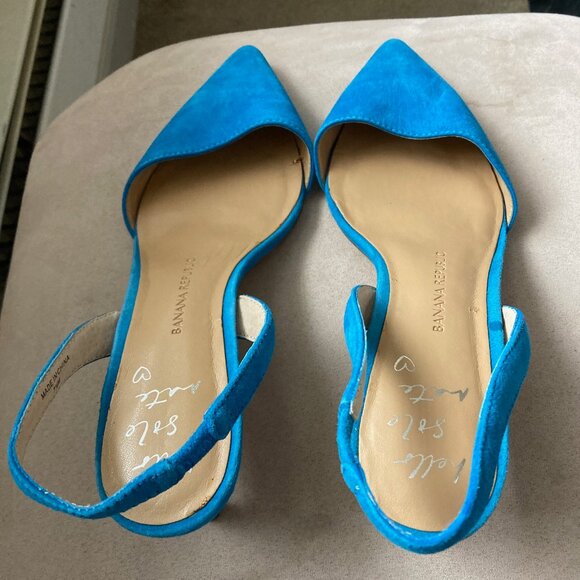 Pointy toe strap pumps - Picture 3 of 10